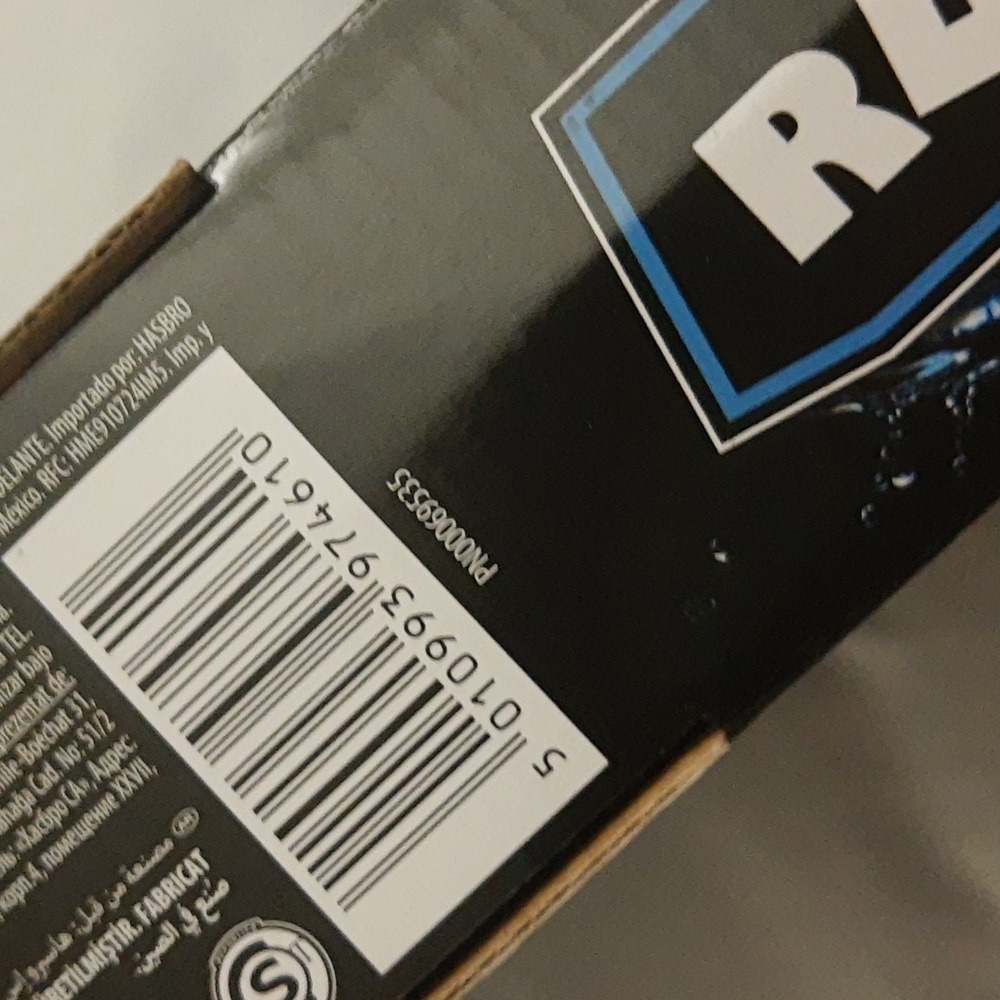 Nerf Roblox Sharkbite SHRK 500 Super Soaker Pump To Drench Toy Summer Fun NEW - Picture 9 of 15